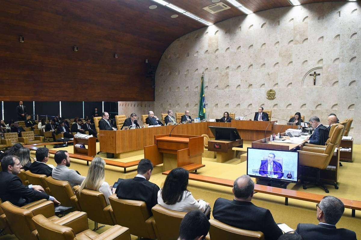 STF começa a analisar recursos contra decisão que descriminalizou porte de maconha