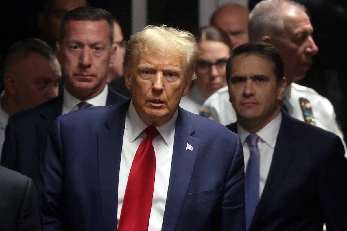 Trump é multado em US$ 355 milhões por fraude fiscal e banido de fazer negócios em NY