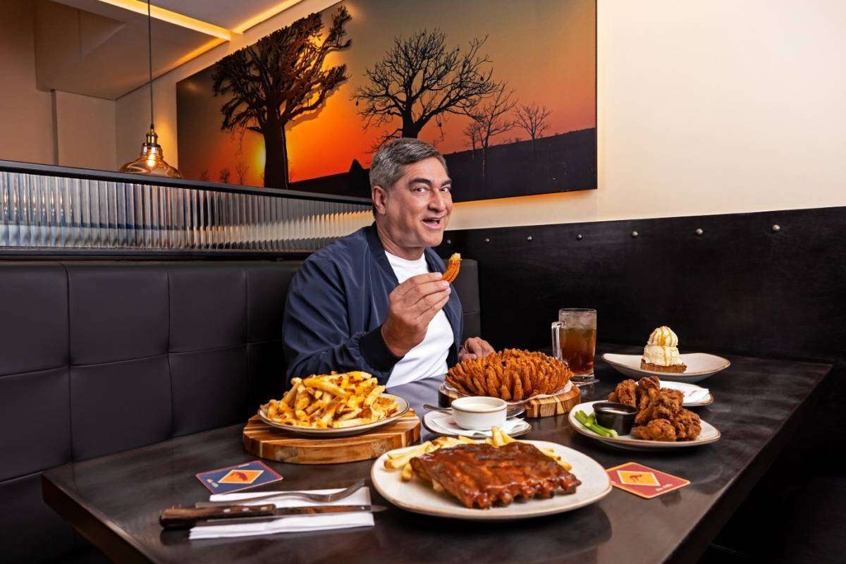 Outback dará viagem para a Austrália em nova campanha com Zeca Camargo