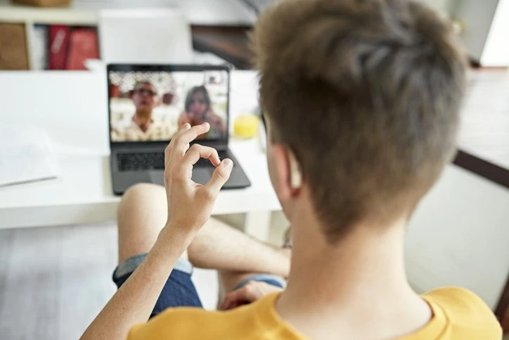 Como a Inteligência Artificial está sendo usada na inclusão de pessoas com deficiência auditiva