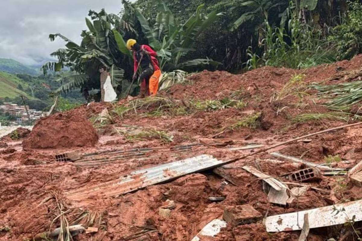 Deslizamentos de terra deixam mortos e desaparecidos em Ipatinga (MG)