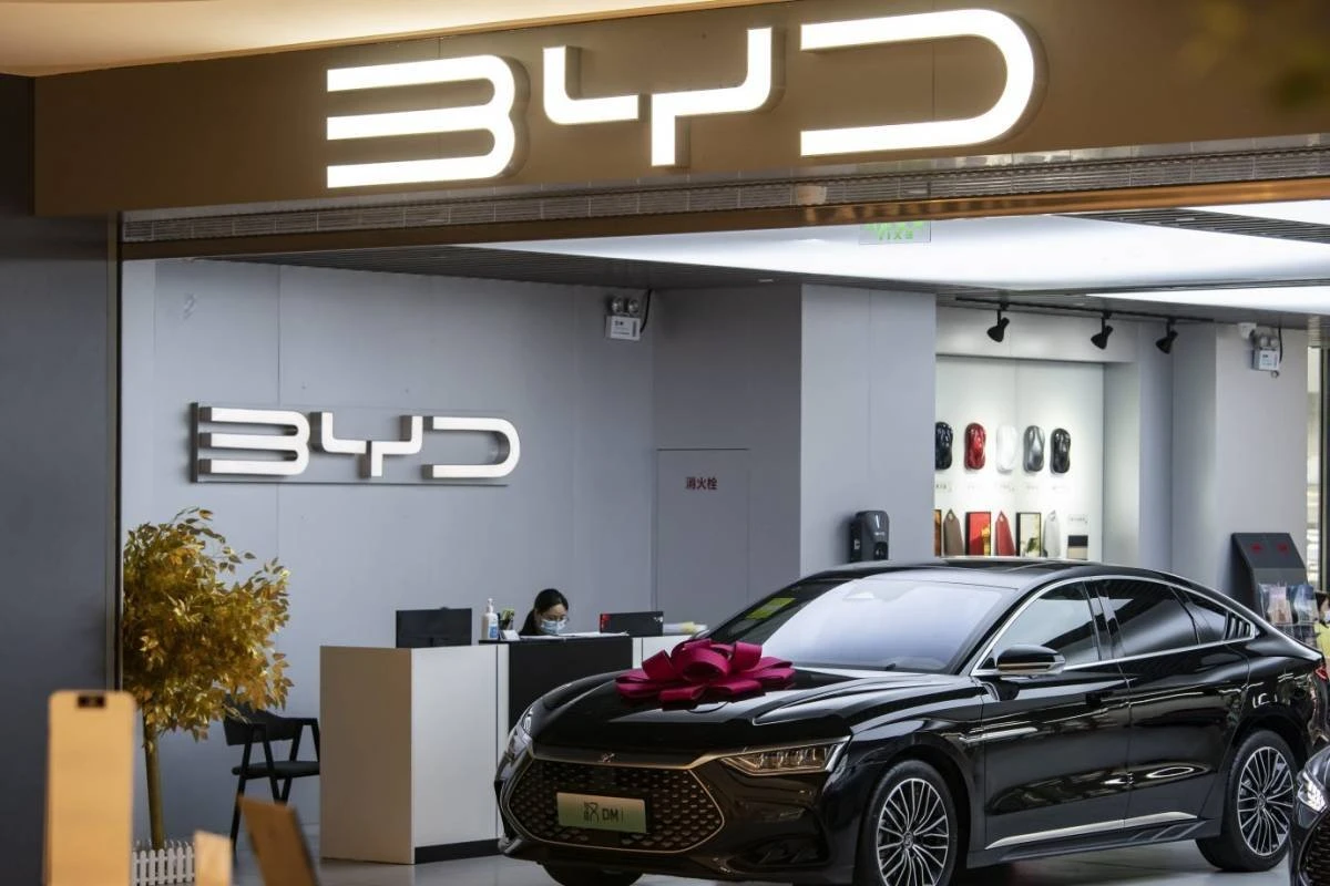 Na China, BYD se compromete a desenvolver baterias mais seguras para E-Bikes após incêndio