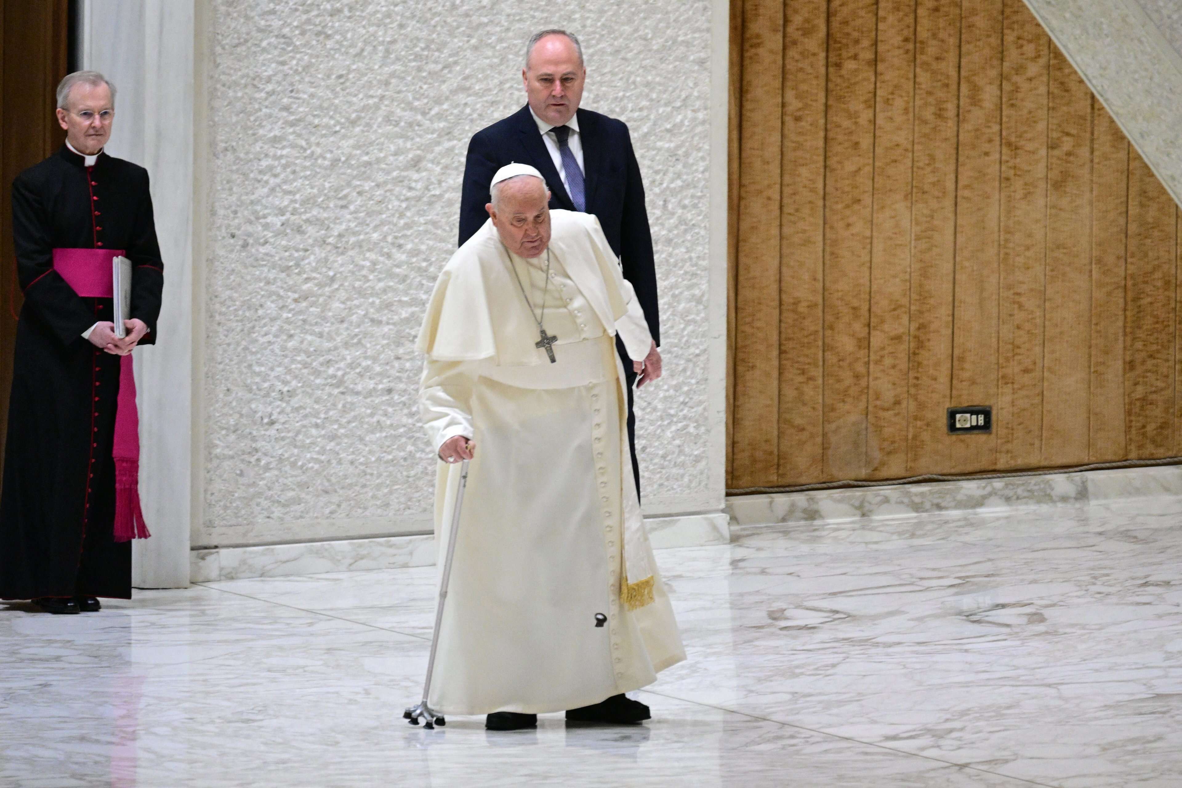 Papa Francisco fará primeira aparição pública no domingo desde a hospitalização, anuncia Vaticano