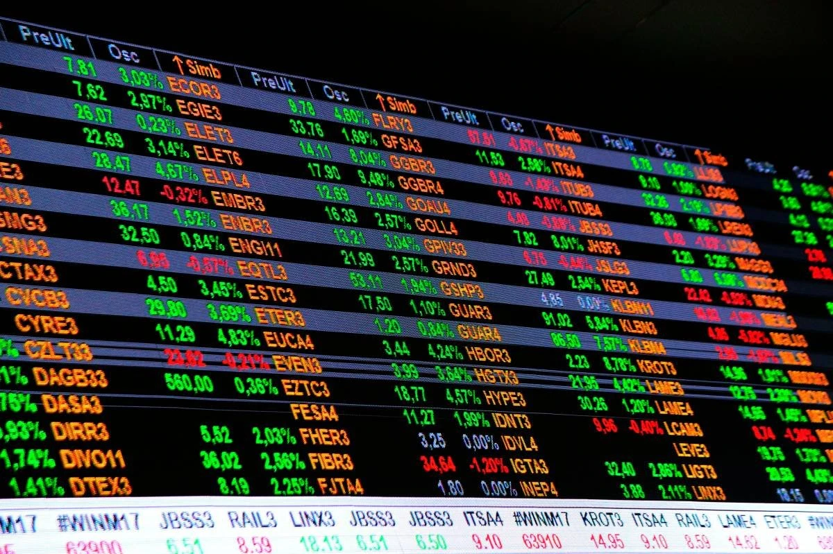 Ibovespa agora: bolsa sobe aos 131 mil pontos com prévia da inflação