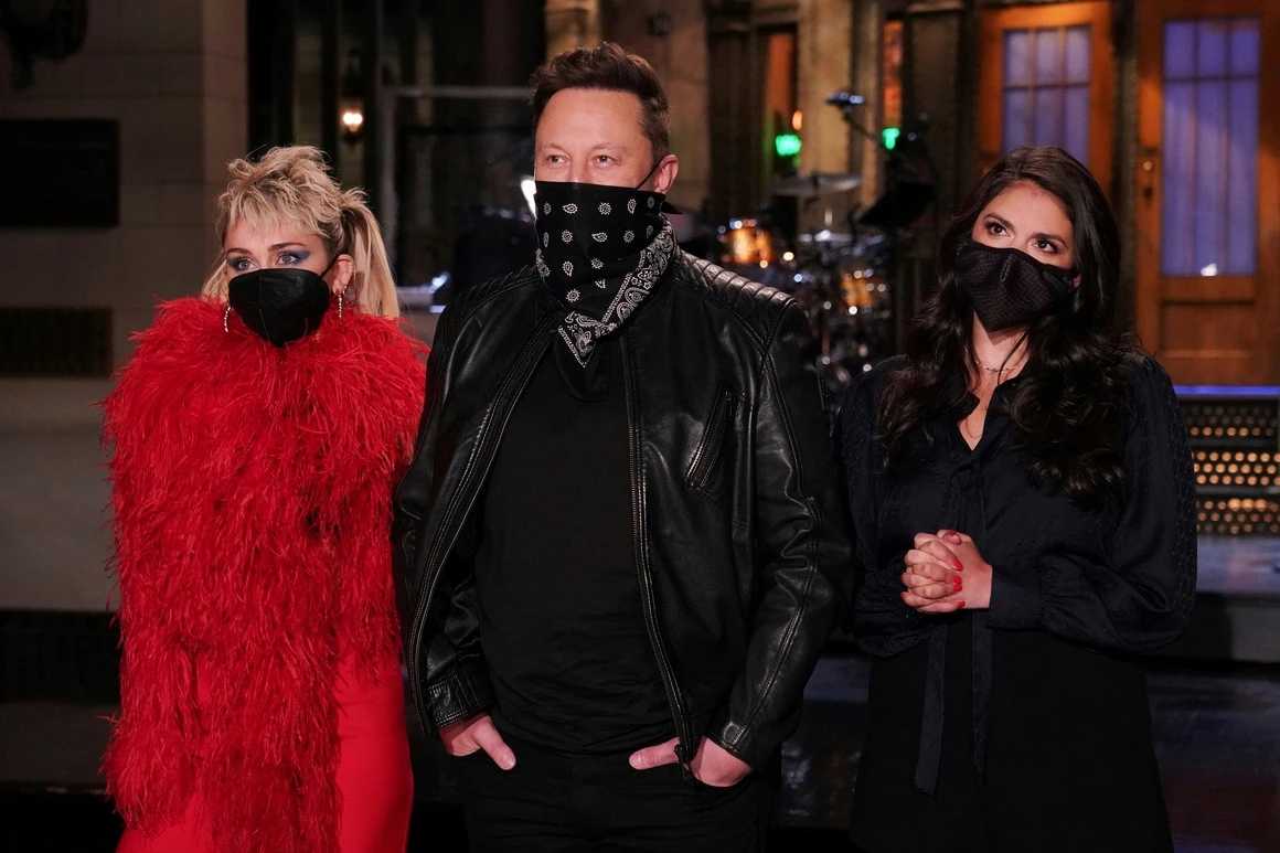 Elon Musk shows humility and hubris as 'SNL' host