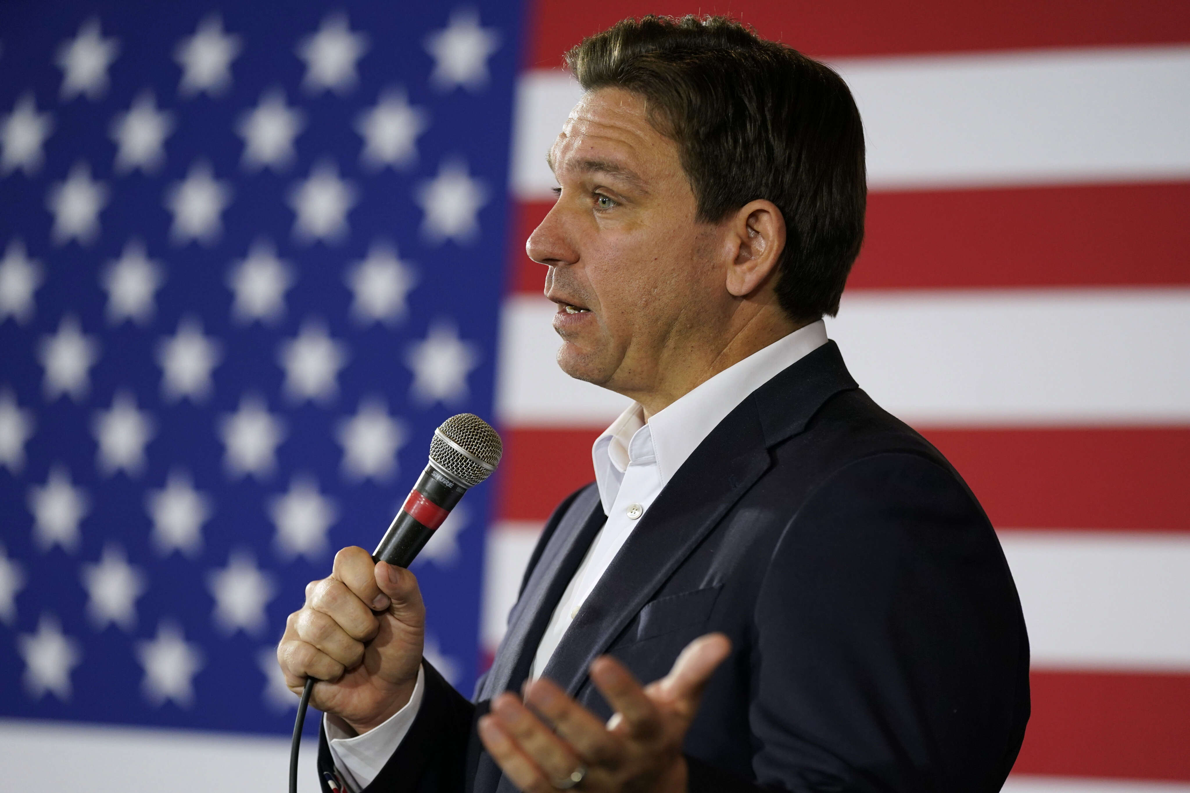 DeSantis jabs at Haley and Trump while treading familiar ground at CNN townhall