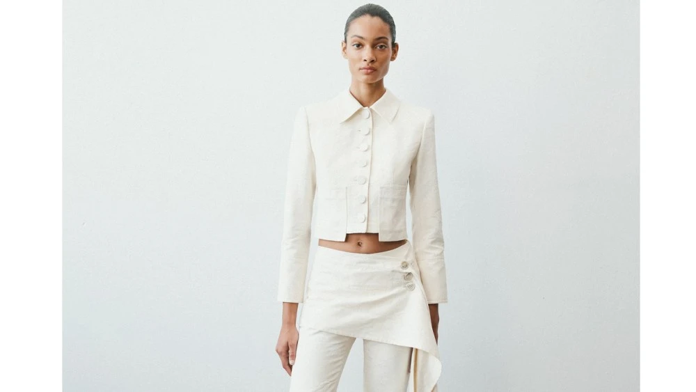 Amir Taghi Resort 2027: Sweet Amuse-Bouche