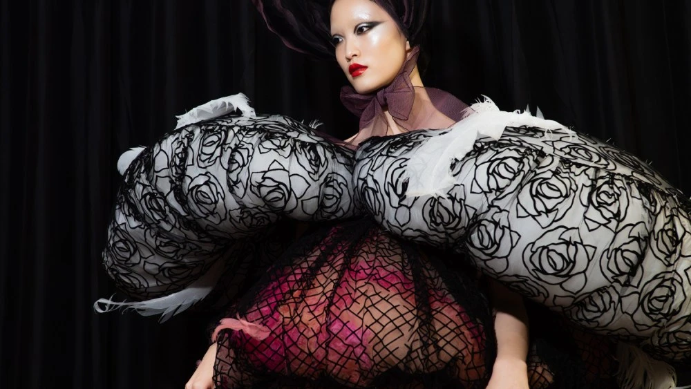 At Couture, Designers Pump Up the Volume for Fall 2025