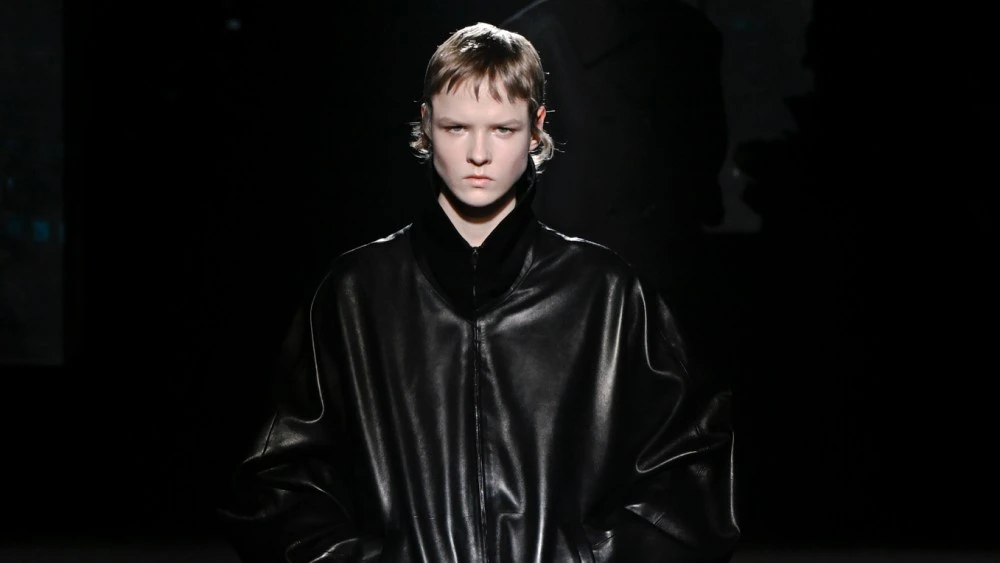 Balenciaga Fall 2026: Collar Me Beautiful