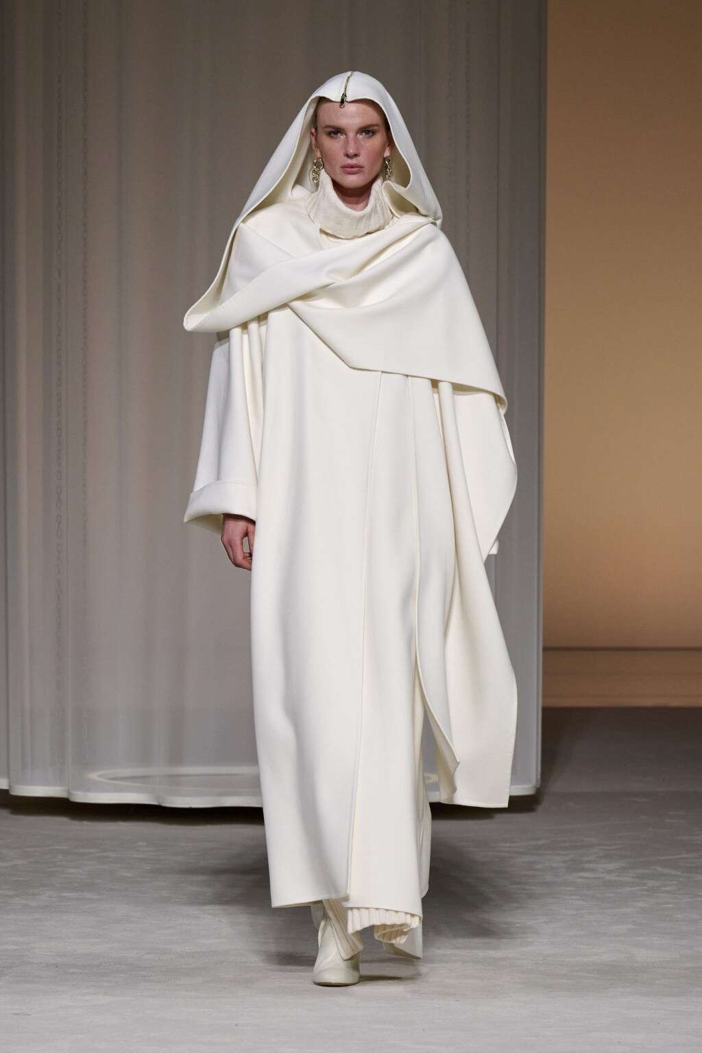 Laura Biagiotti Fall 2024 Ready-to-Wear: Revisiting Brand Staples Cashmere, White and Rome