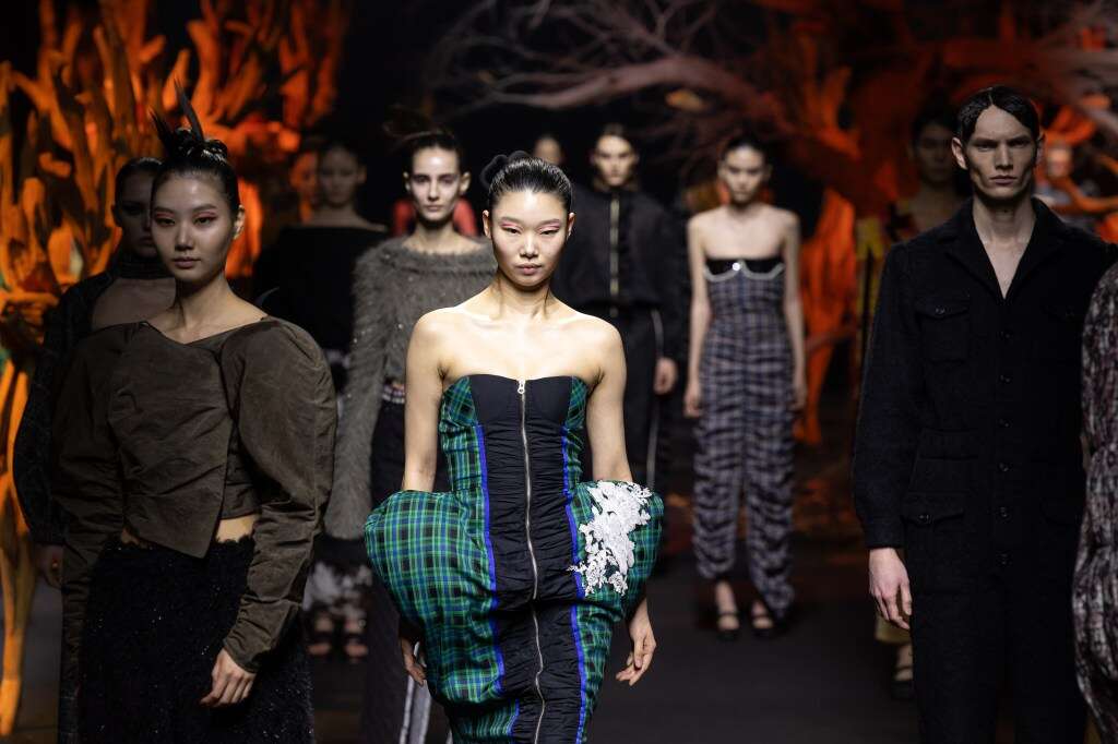 Seoul Fashion Week Faces Growing Pains