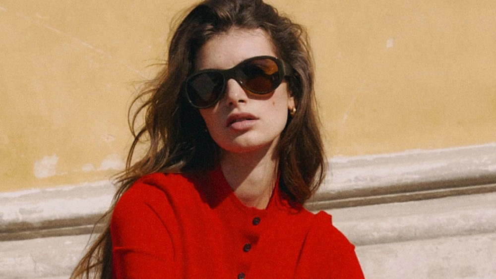 The Cool-Girl Sunglasses Brand Quietly Taking Over This Season