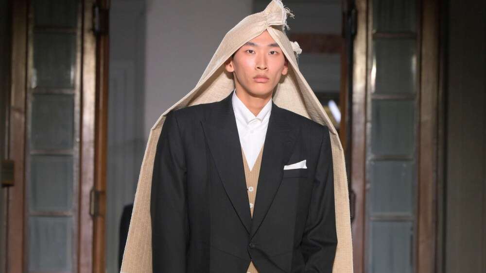 Setchu’s Eye-deceptive Fall 2025 Men’s Show Starts on Savile Row and Lands on a New Wardrobe