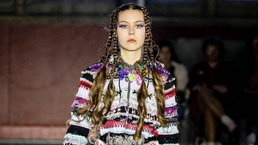 Chopova Lowena Spring 2026: Emo Girl’s Courtside Moment