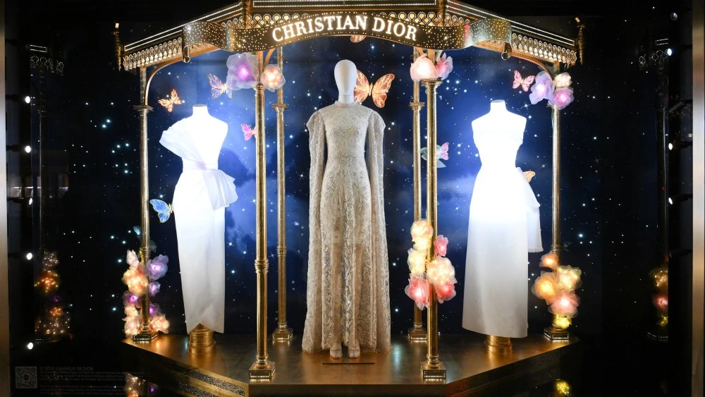 Creative Directors Come and Go, but Dior’s Holiday Windows Are Timeless