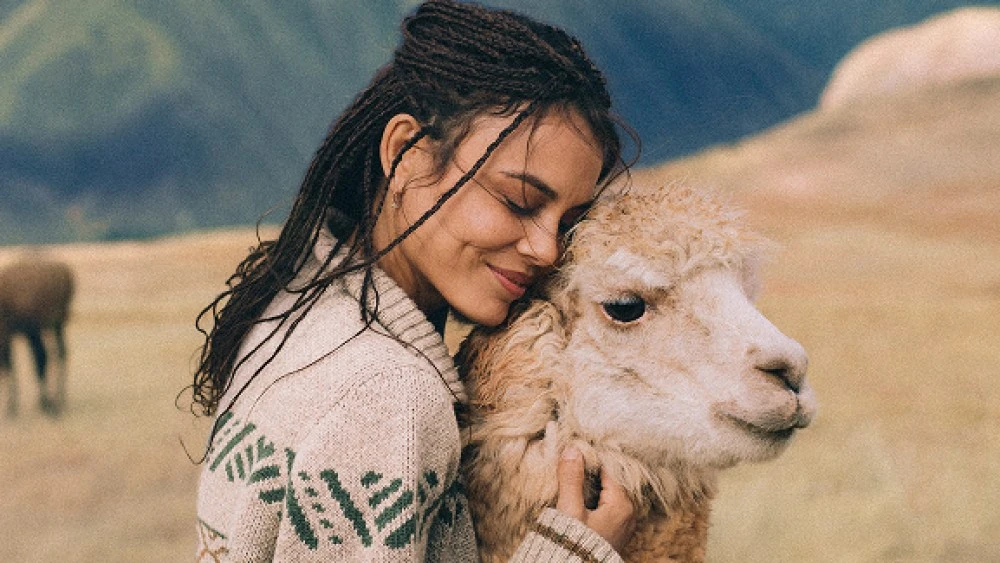 Paka Teams Up With Actress Nathalie Kelley on Heritage Collection