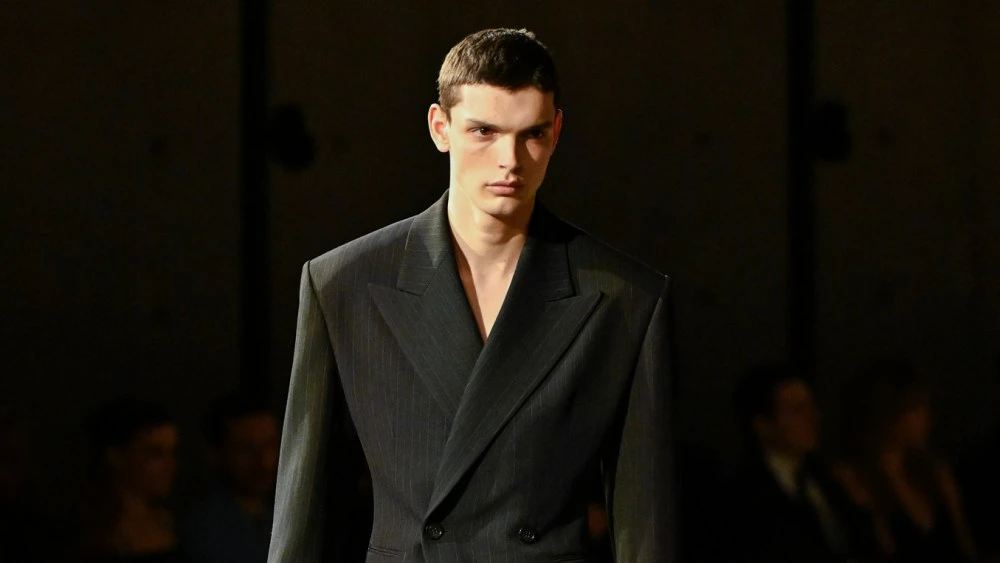 Saint Laurent Men’s Fall 2026: Heating Up Tailoring