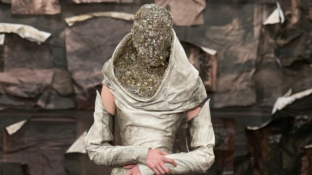 Maison Margiela Artisanal Fall 2025 Couture: Dark, Daring and DIY