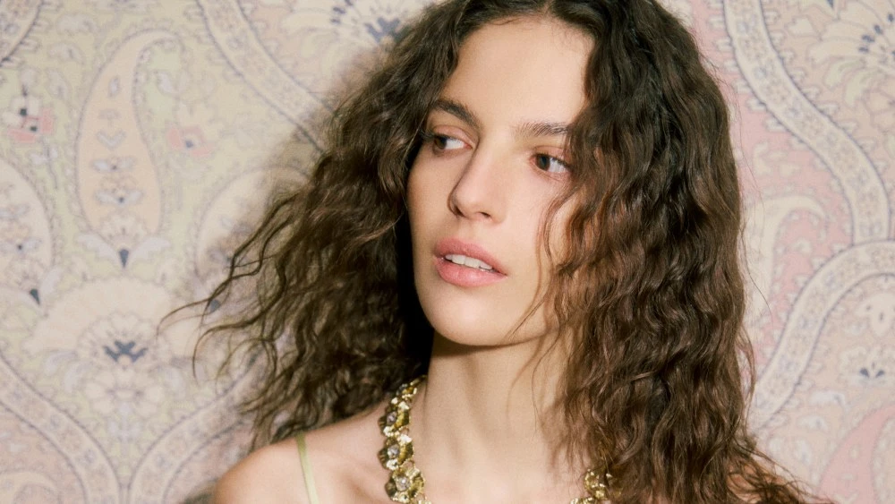 Veronica Beard: Softer Tailoring and More Feminine Shapes for Spring 2026