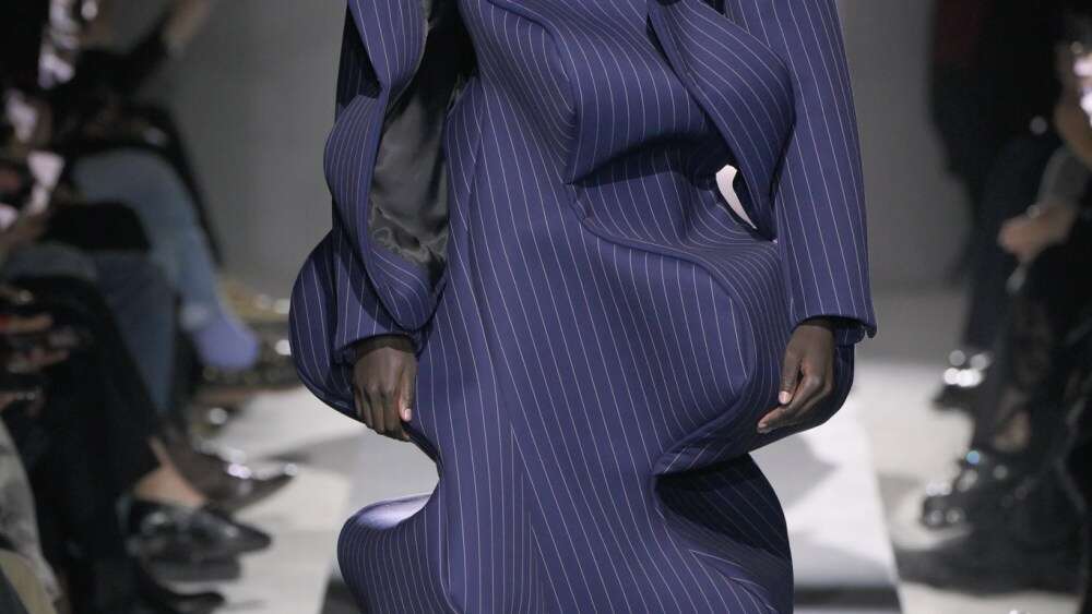 Comme des Garçons Fall 2025: ‘Small’ But Grandiose