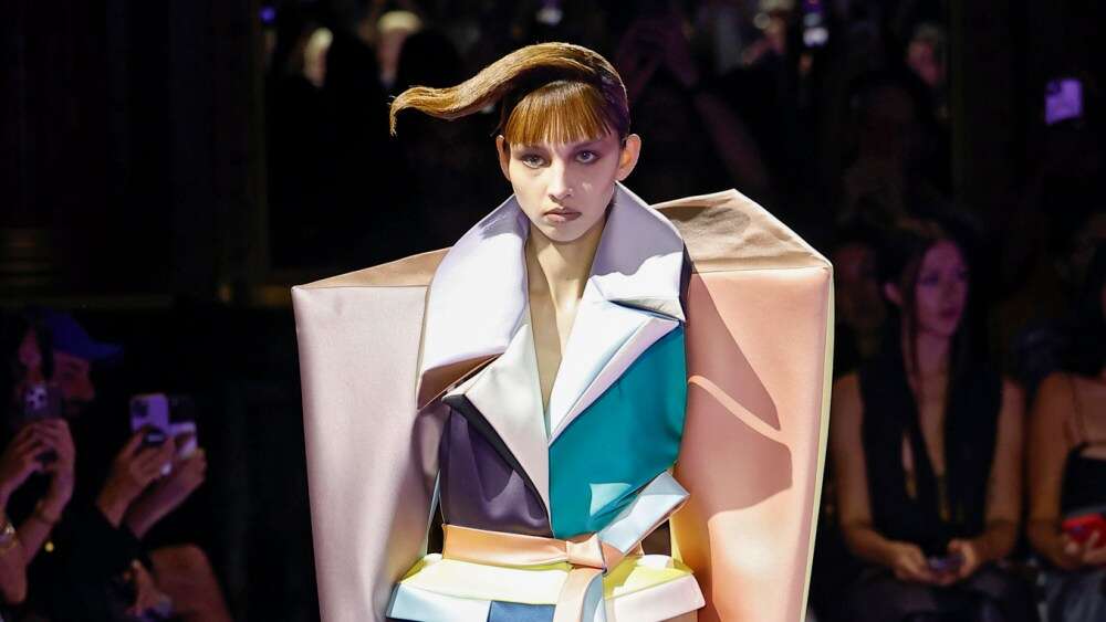 Viktor & Rolf Fall 2024 Couture: Playing Like Children With Sharp Angles and Big Volumes