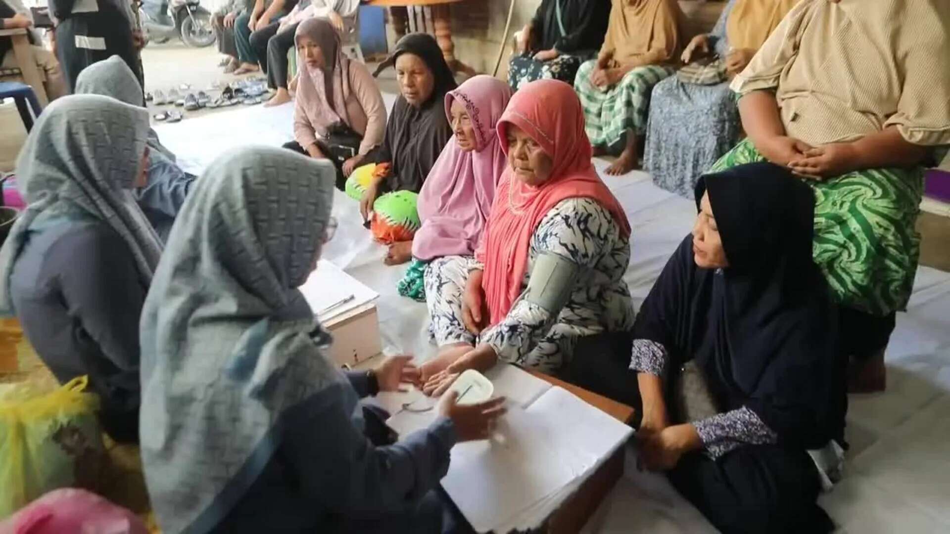 Indonesia lleva a cabo un programa de chequeos médicos para ancianos