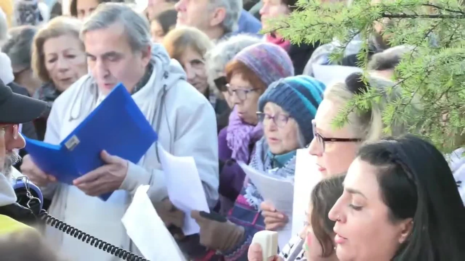 Un grupo de niños encabeza en Madrid una manifestación contra el 