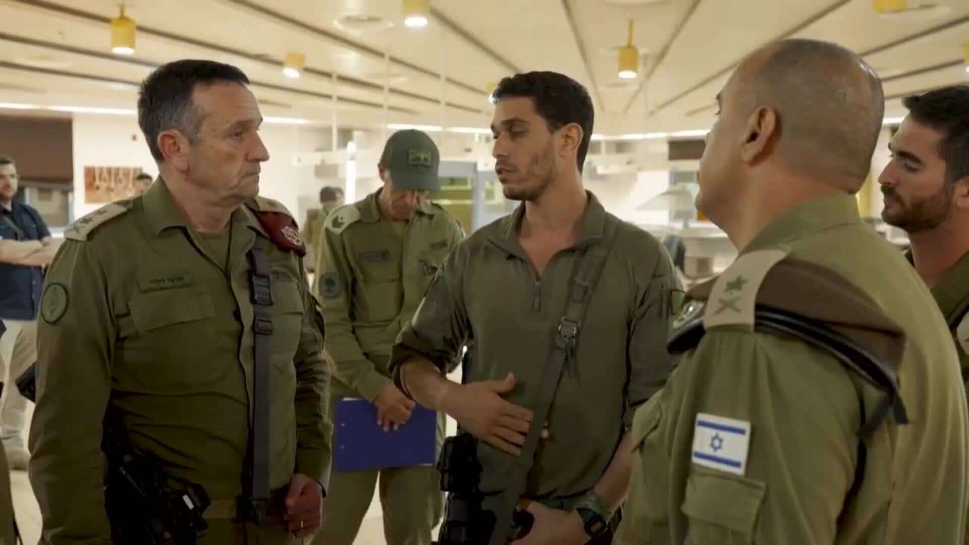 El jefe del Estado Mayor del Ejército israelí visita la base atacada por Hizbulá