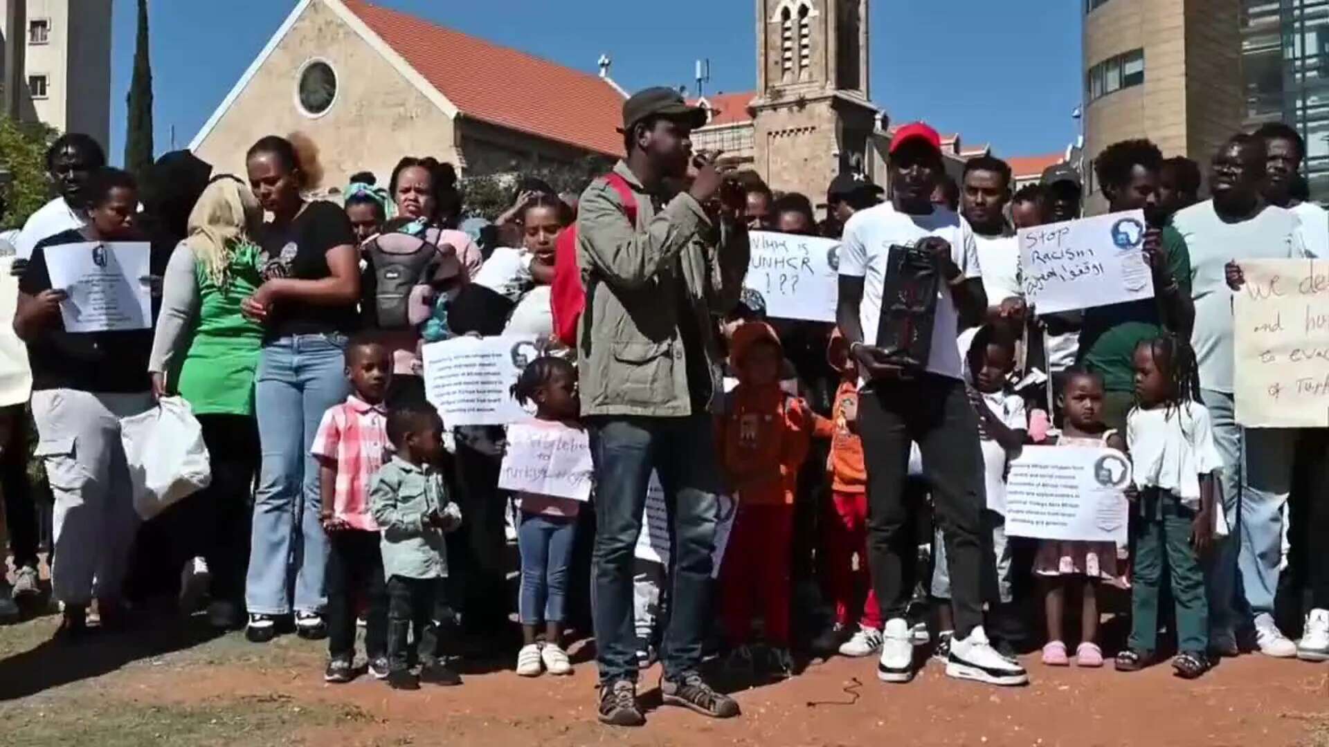 Africanos residentes en el Líbano piden ser evacuados frente a los ataques permanentes de Israel