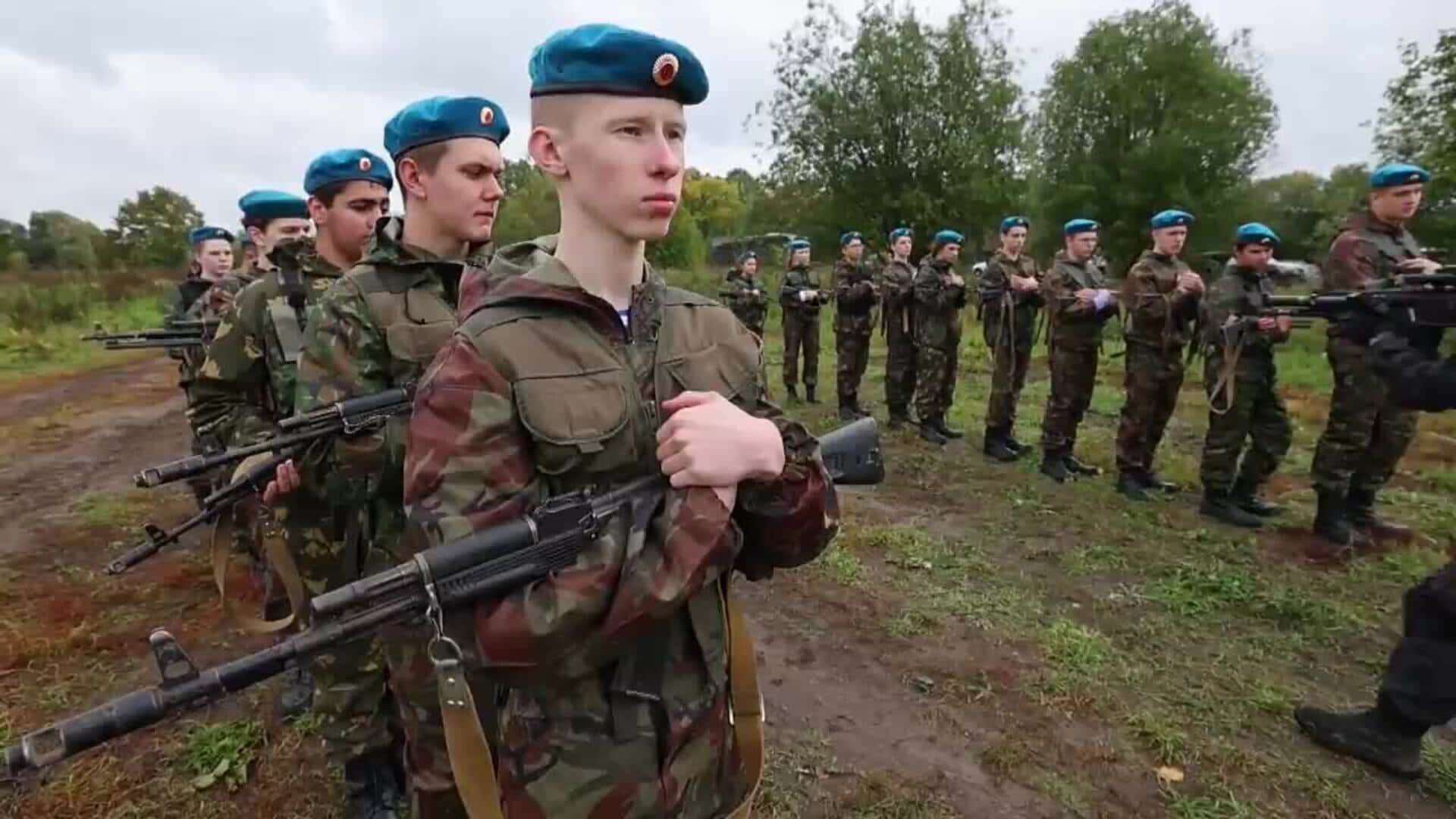 San Petersburgo celebra el Festival juvenil patriótico-militar