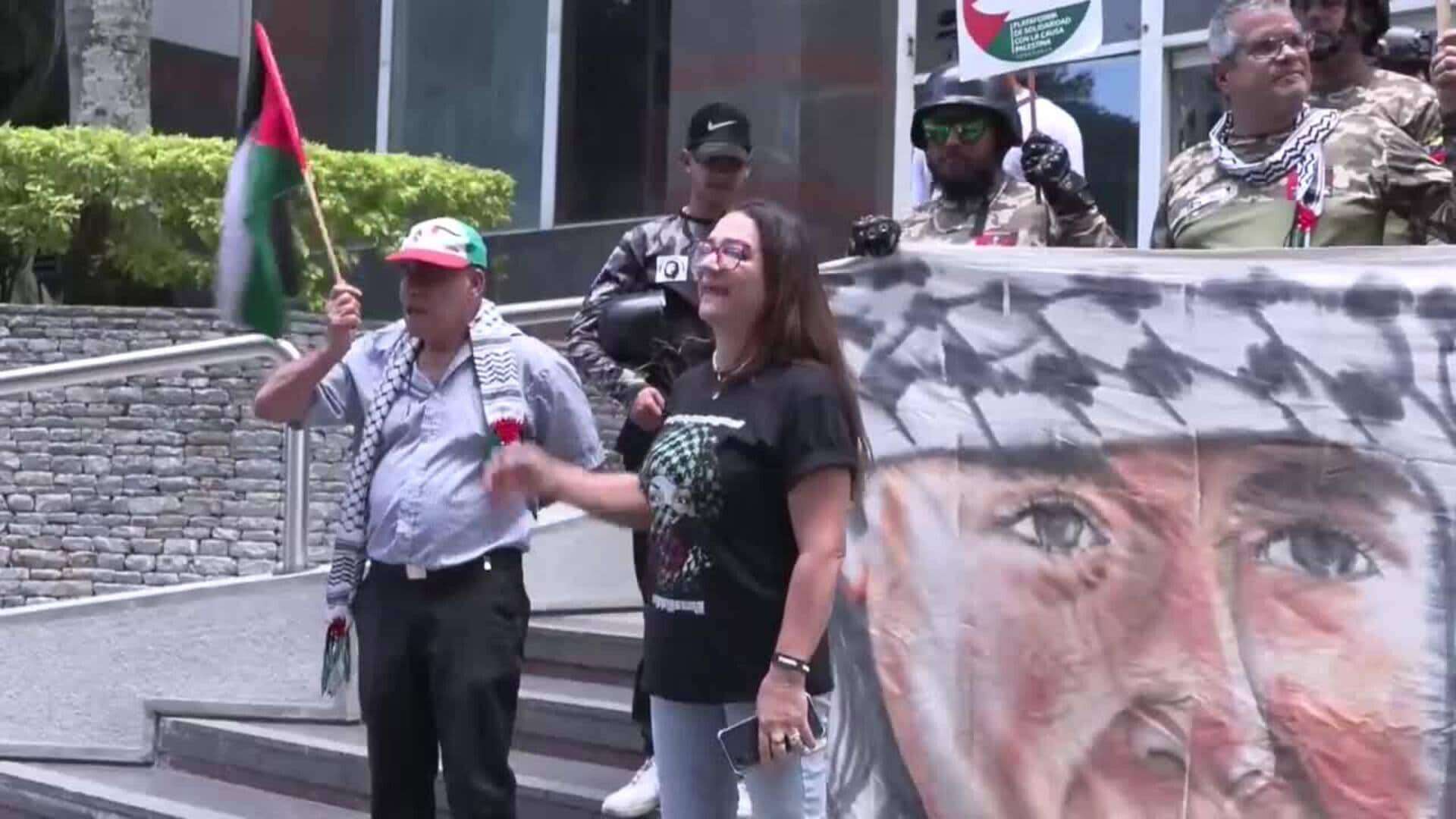 Un grupo chavista propalestino protesta en Caracas