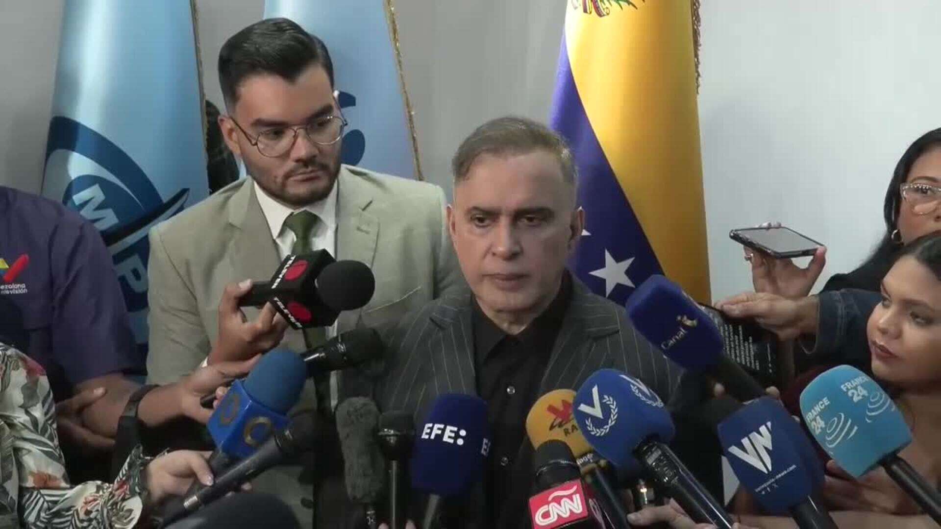 Fiscalía vincula a tres antichavistas detenidos con la divulgación de actas electorales