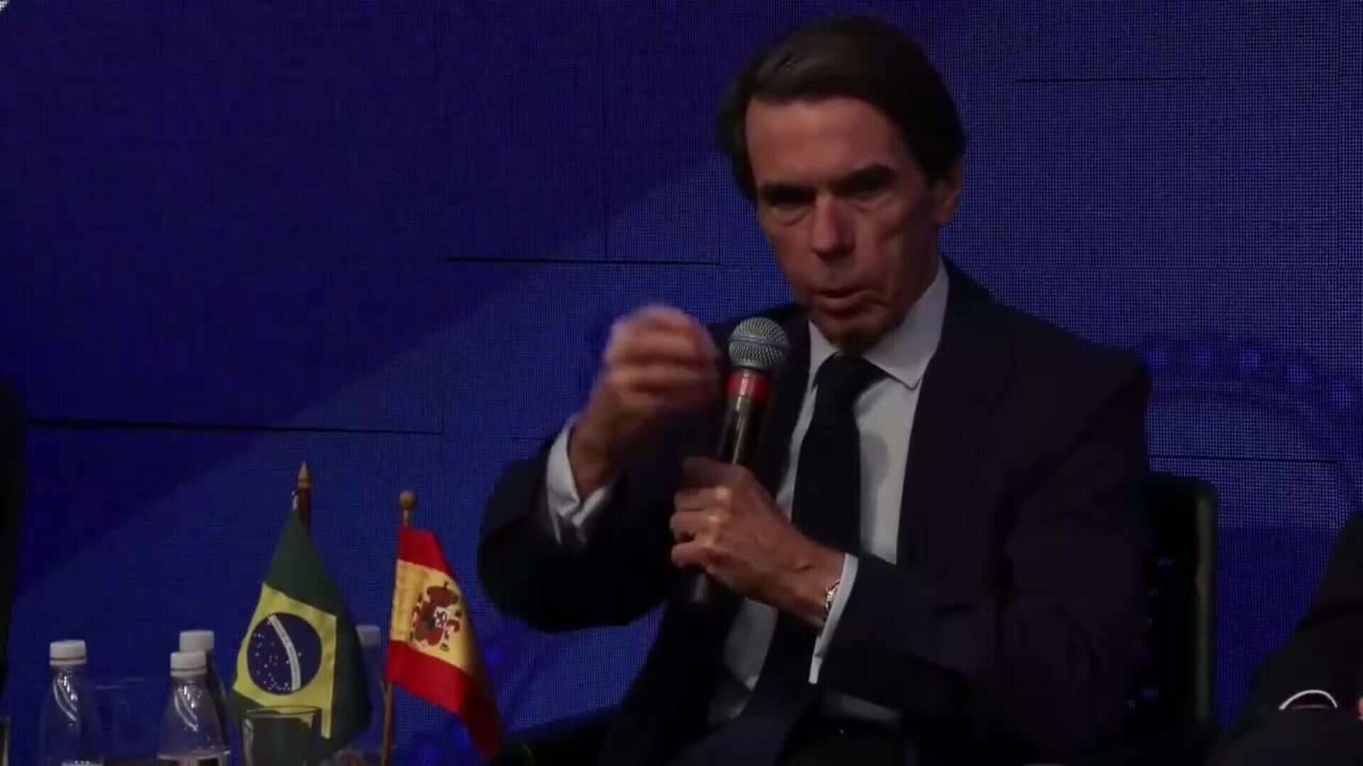 Aznar sugiere a Lula que se preocupe por democracia en Venezuela más que mediar en Ucrania