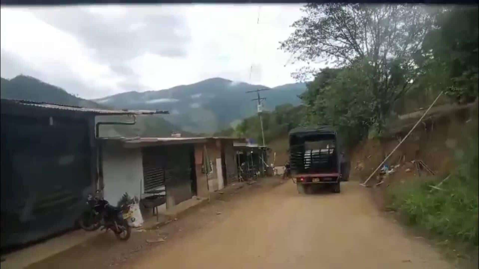 Petro envía a parte de su gabinete al pueblo colombiano retomado por el Ejército