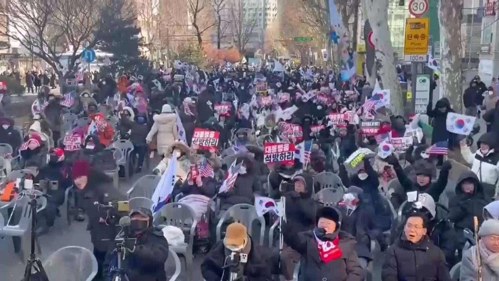 Partidarios del presidente surcoreano Yoon Suk-yeol continúan las protestas en Seúl