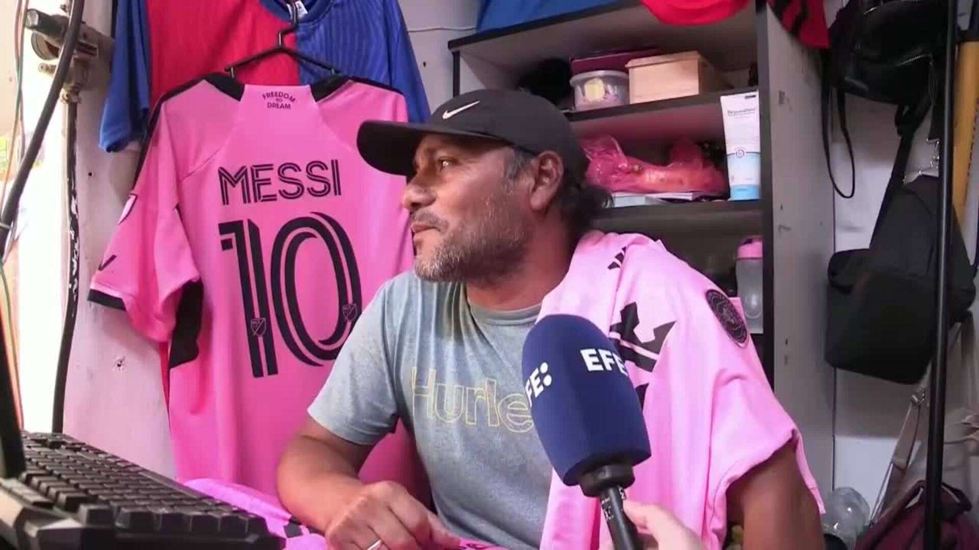 Ventas de camisetas de Lionel Messi se disparan en Lima por la visita del astro argentino