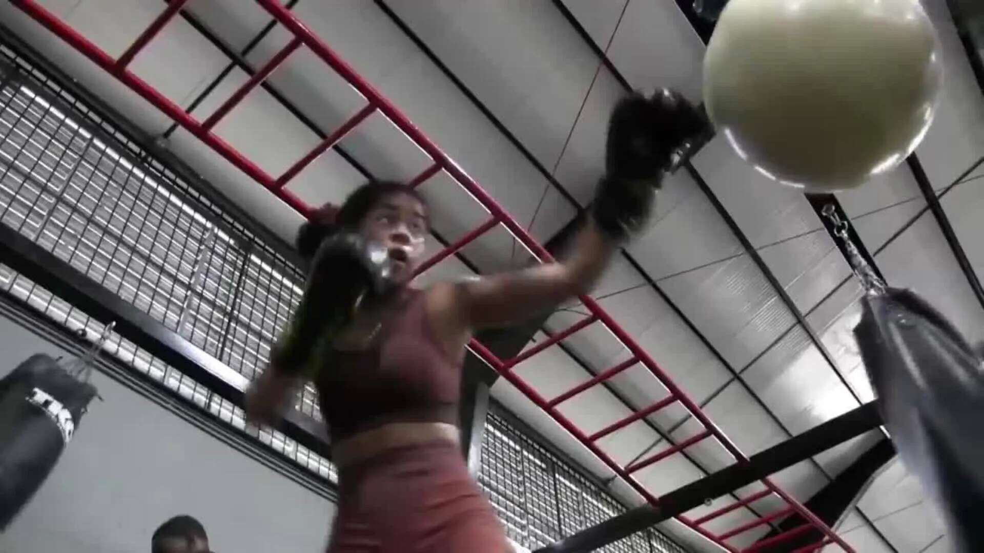 Las mujeres siguen copando los gimnasios de boxeo en Panamá