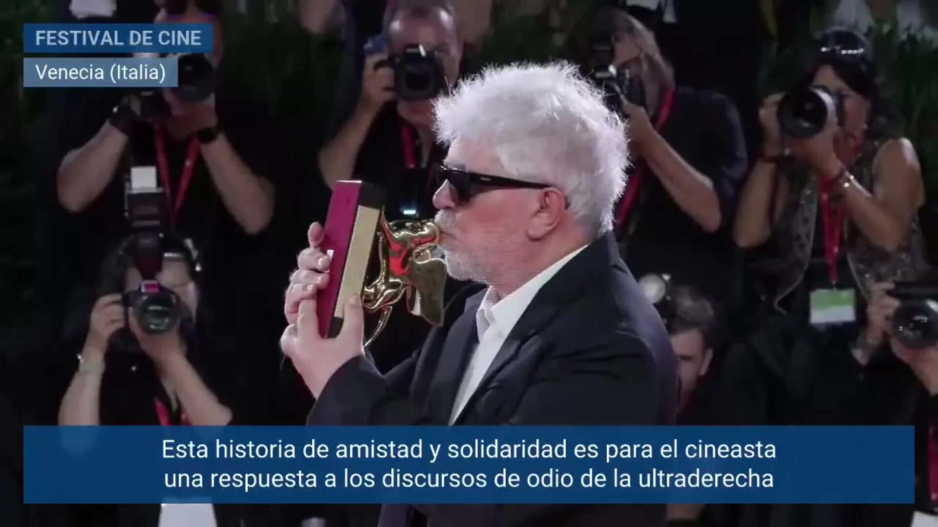 Pedro Almodóvar gana su primer León de Oro