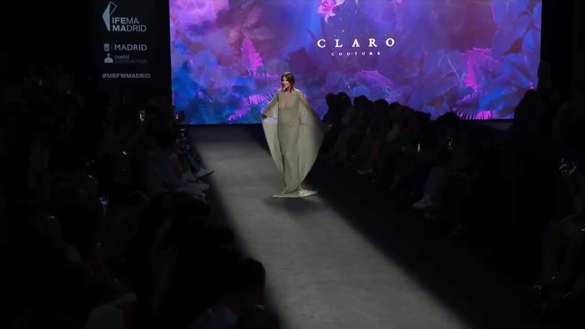 Claro Couture realza la silueta femenina en su nueva colección