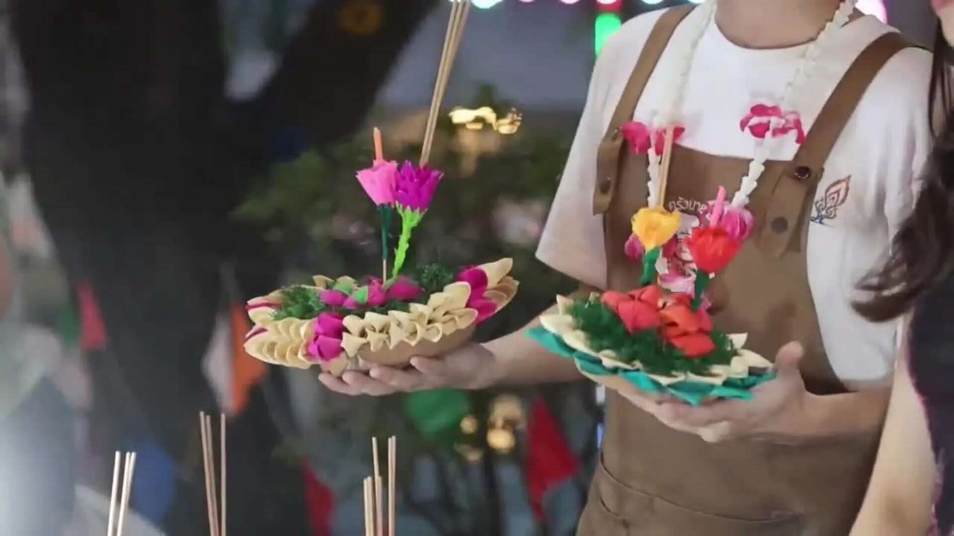 Tailandia celebra el Loy Krathong, un festival que rinde homenaje cada año a la diosa del agua