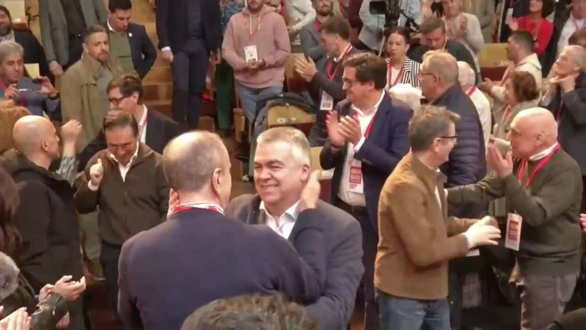 Varios ministros, Cerdán e Illa arropan a Óscar López en el congreso del PSOE-M