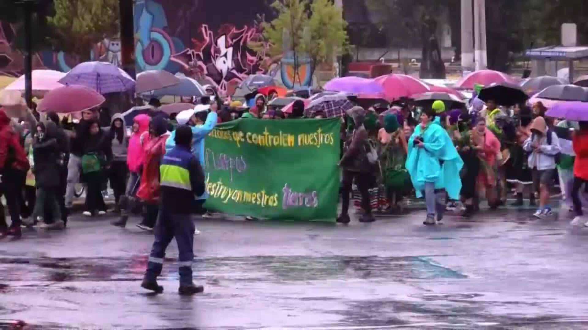 Una marcha, en Quito, exige la despenalización total del aborto en Ecuador