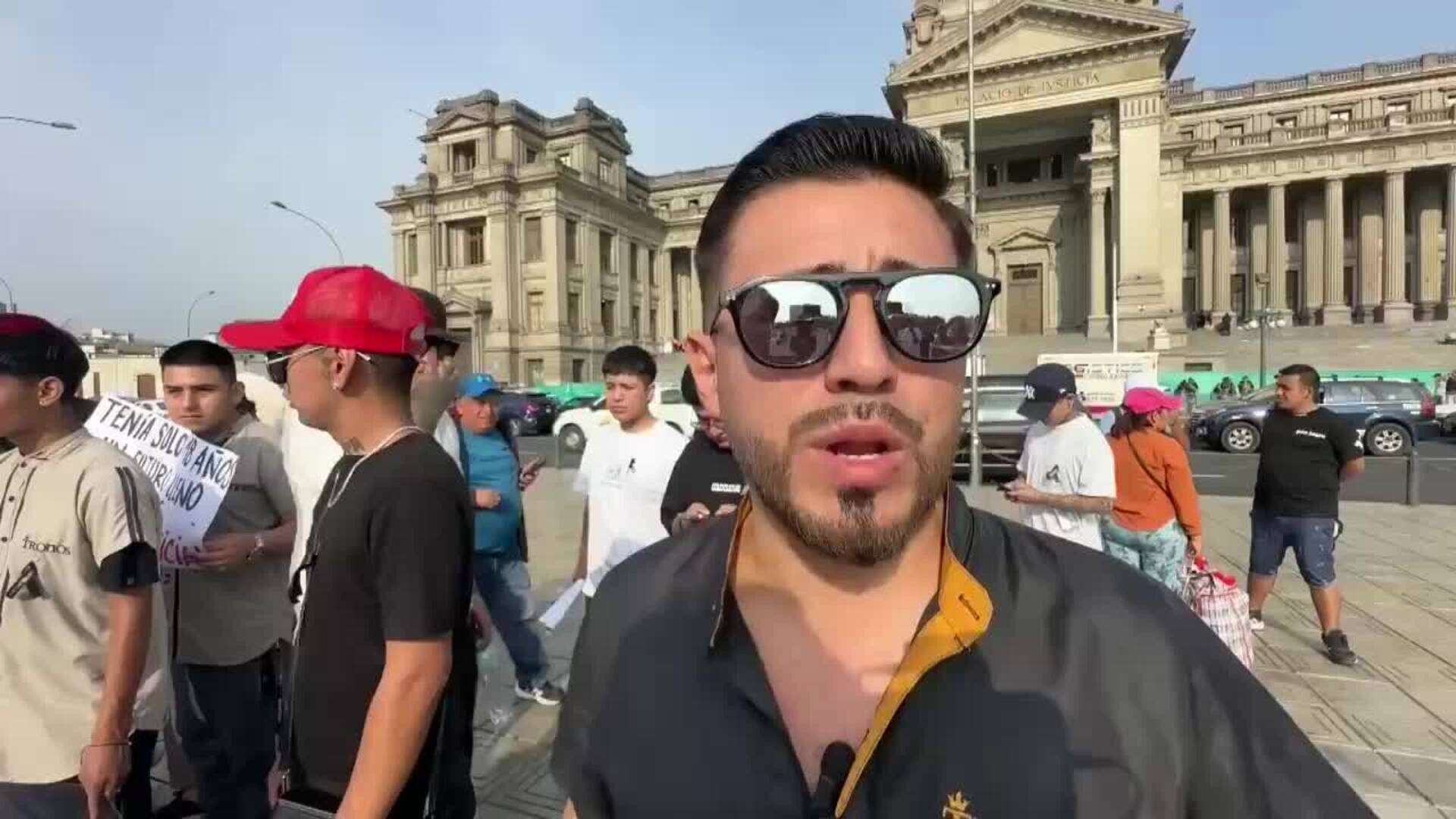 Barberos protestan en Lima para pedir más seguridad ante ola de ataques