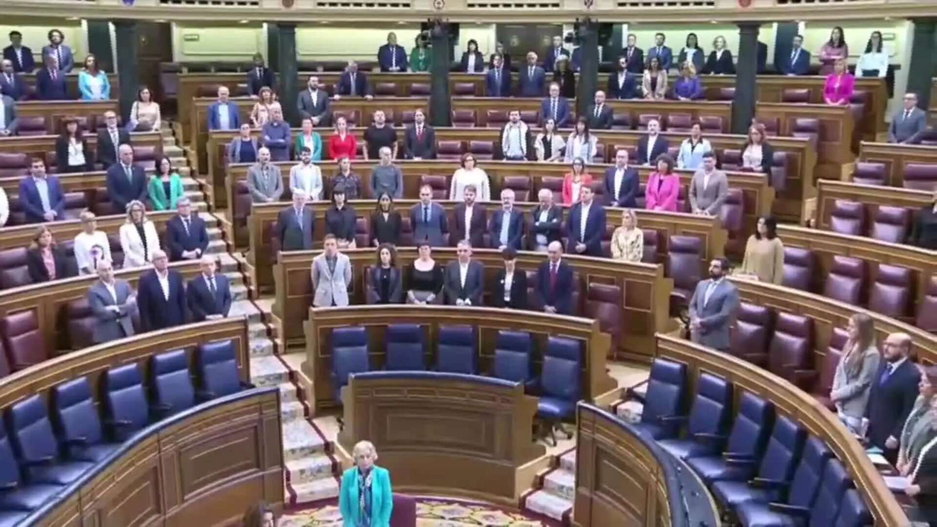 El Congreso guarda un minuto de silencio por los fallecidos en las rutas migratorias