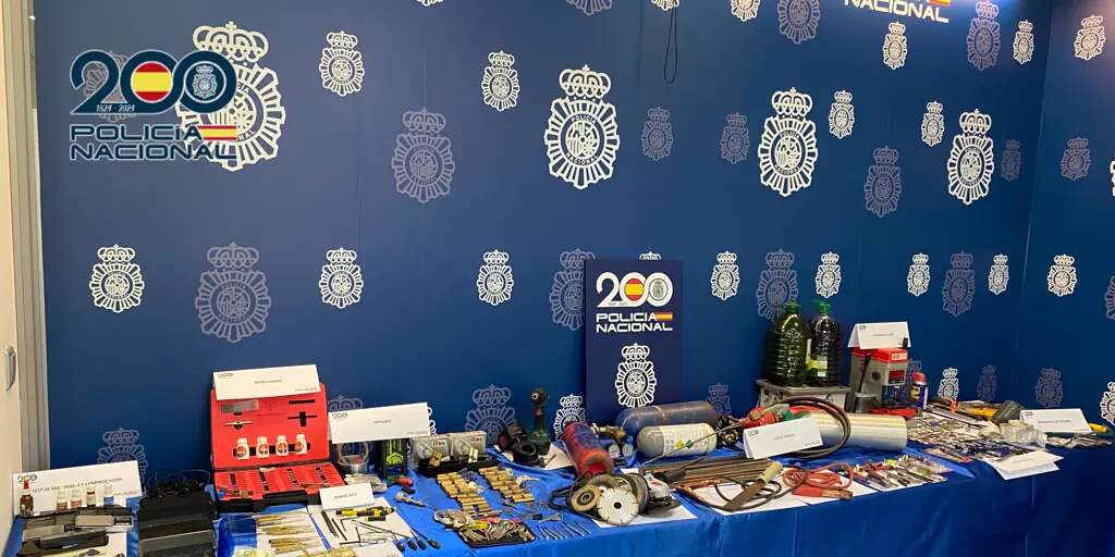 De ganzúas a 'magic keys': el arsenal de unos ladrones profesionales para robar en pisos de la Comunidad Valenciana