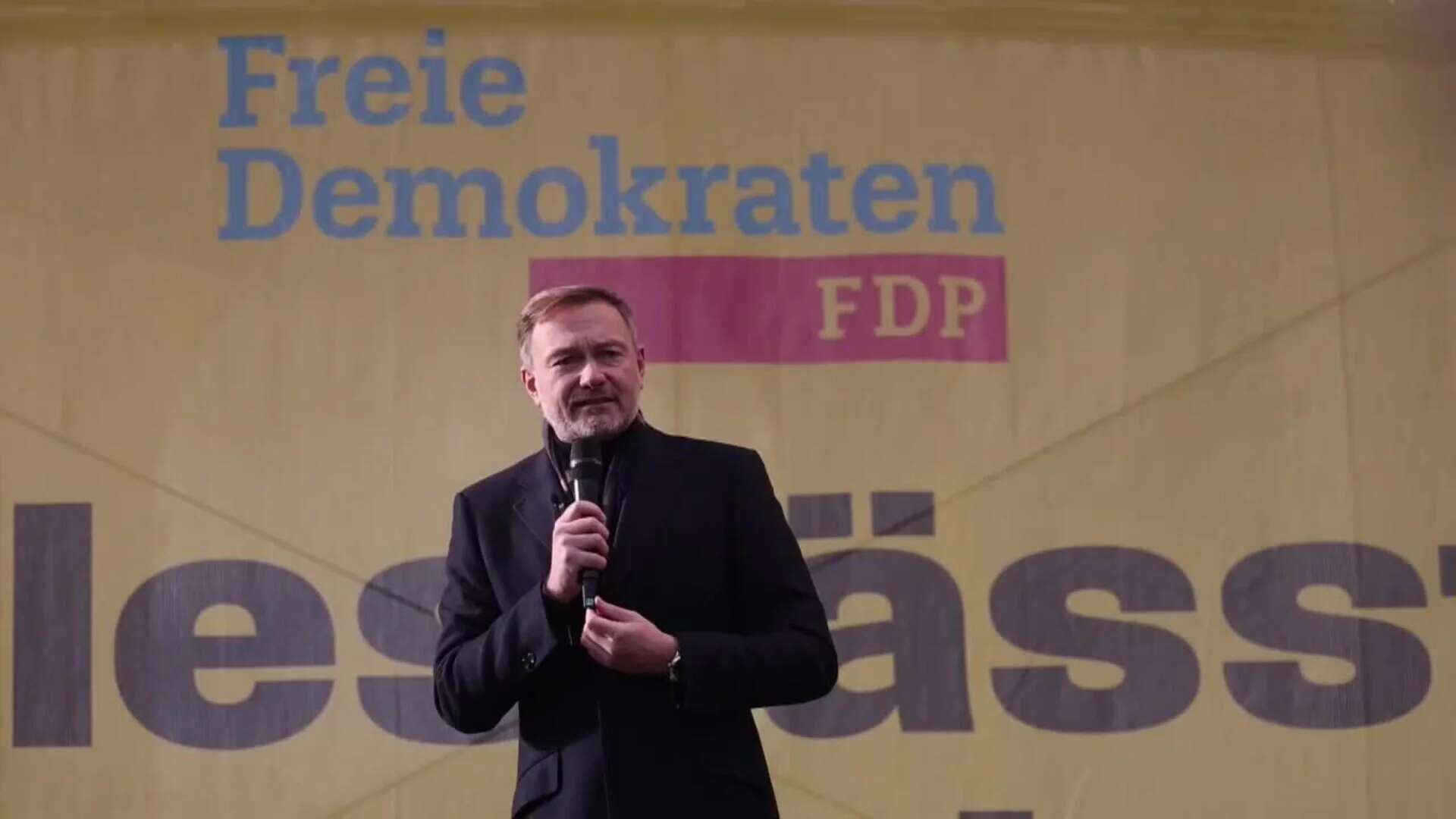 El candidato liberal alemán Christian Lindner lanza su campaña para las elecciones federales