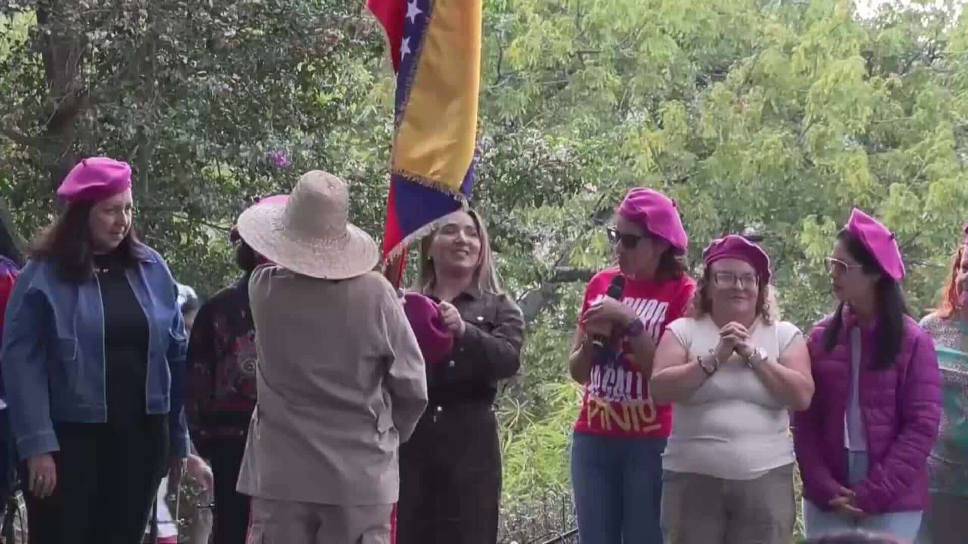 Motoristas chavistas respaldan con caravanas un controvertido tercer mandato de Maduro