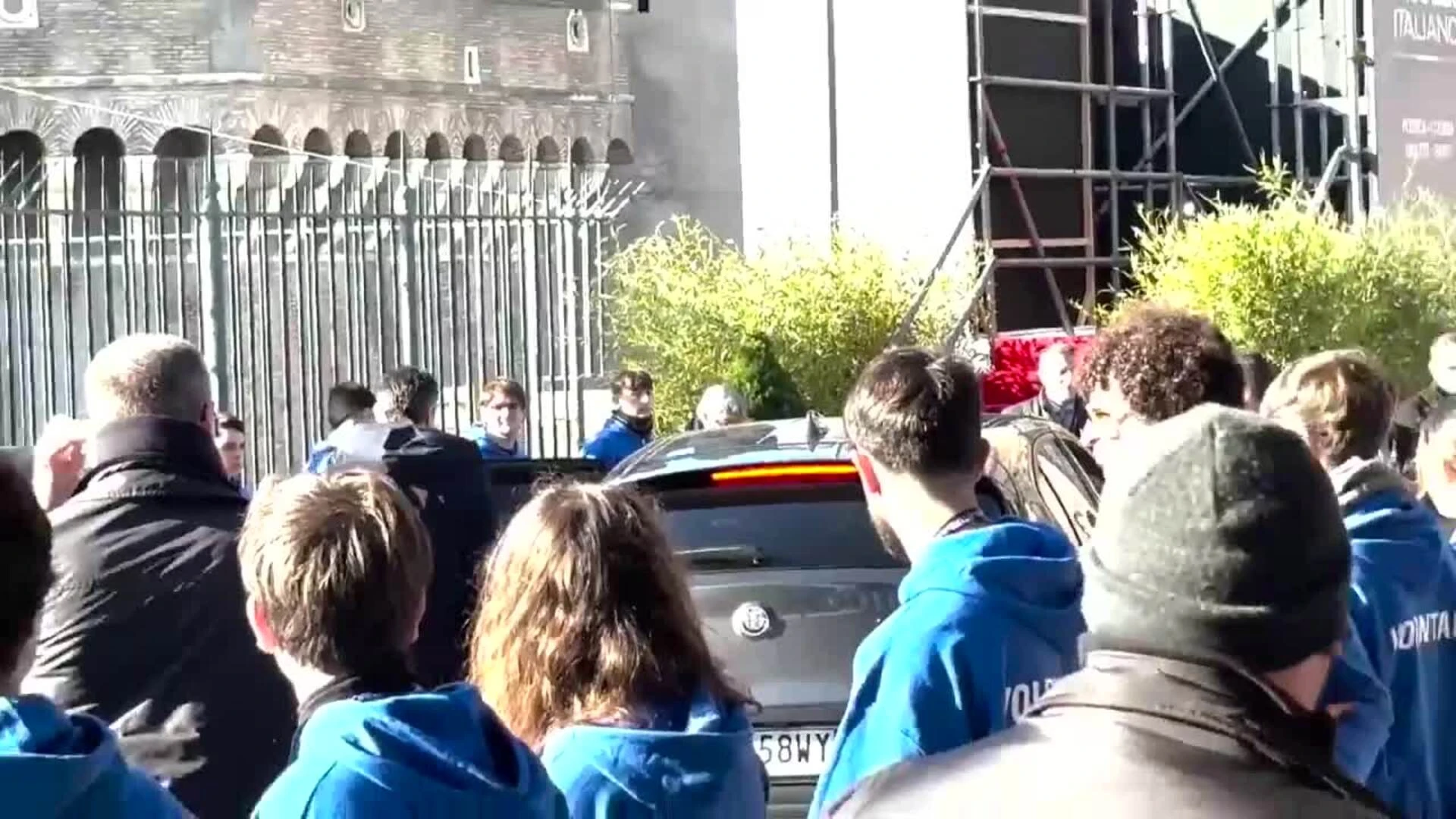 Giorgia Meloni llega al Castillo de Sant'Angelo para participar en la fiesta de Atreju