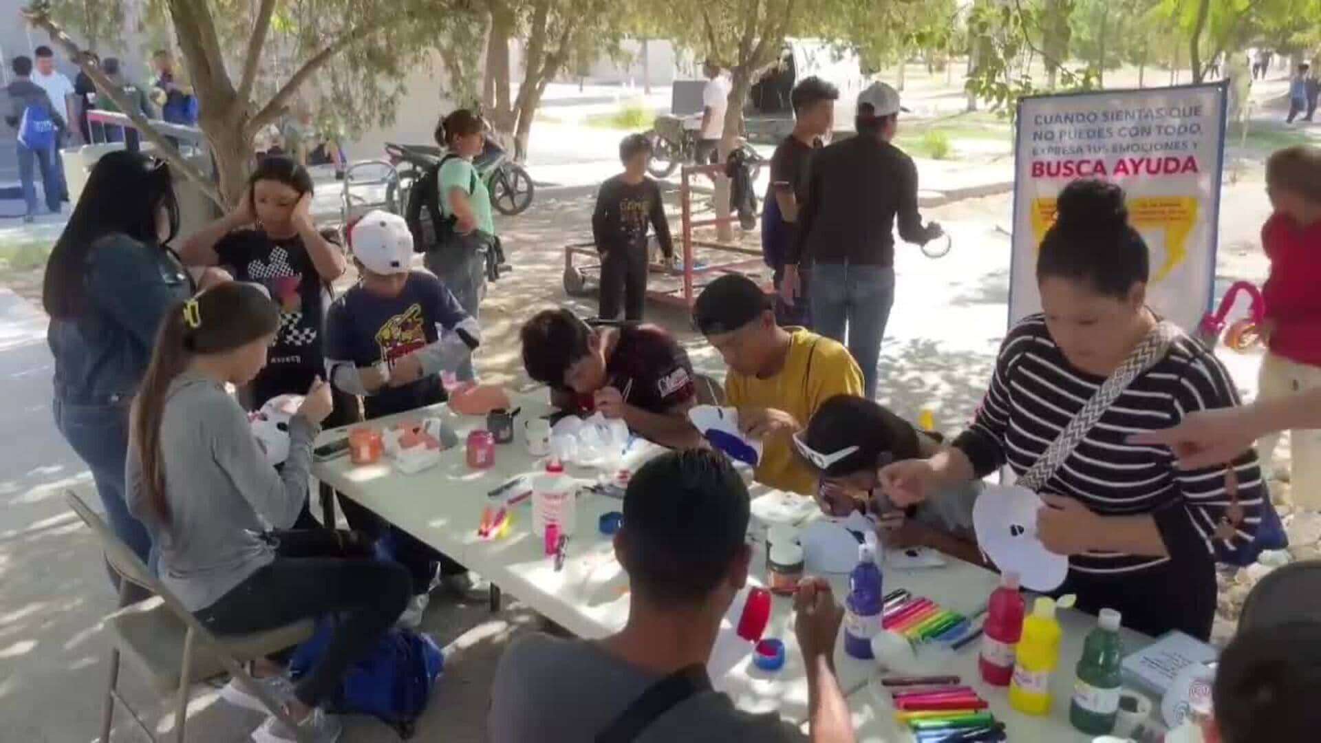 ONG alertan en feria de salud mental de suicidios de migrantes en frontera norte de México