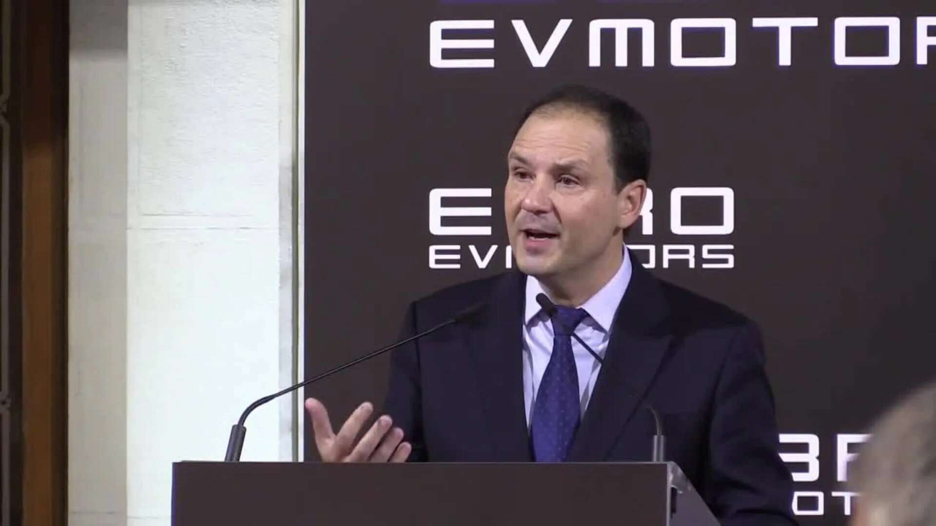 EV Motors se estrena en el BME Growth con una subida próxima al 20 %